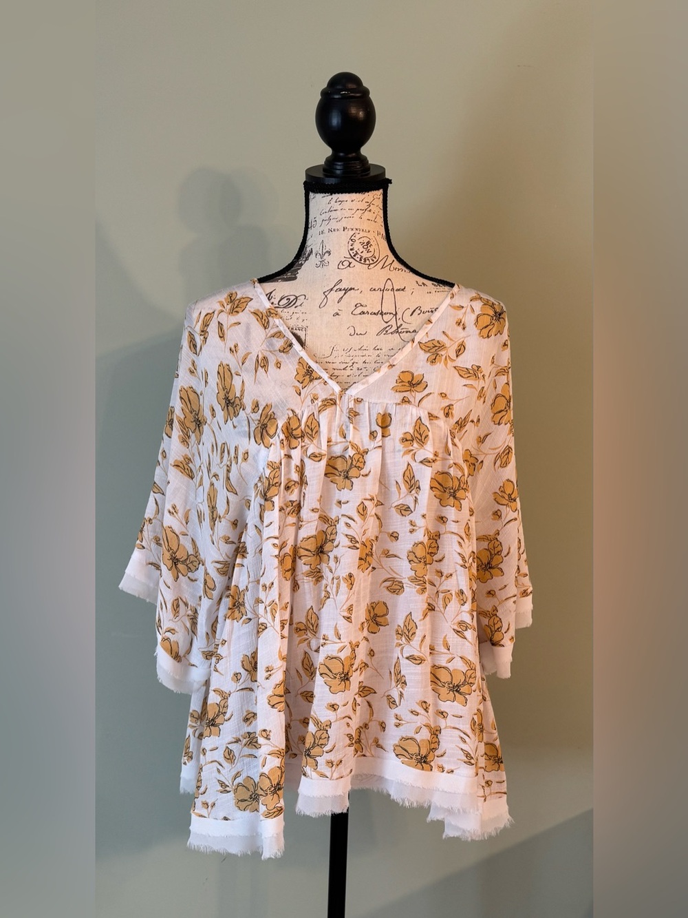 Baevely Yellow Floral Short Bell Sleeve White Sheer V-Neck Blouse Women’s Size L